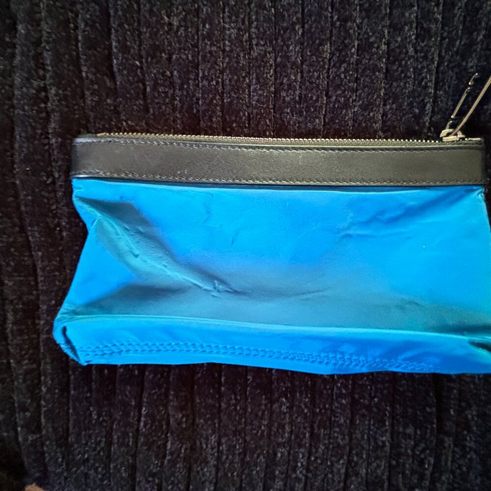 Authentic Burberry pouch - Picture 6 of 10